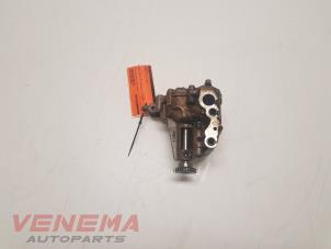 Used Oil pump Renault Clio IV (5R) 0.9 Energy TCE 90 12V Price € 49,99 Margin scheme offered by Venema Autoparts