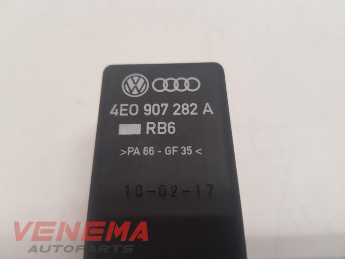 Glow plug relay Volkswagen Touareg 3.0 TDI V6 24V 4E0907282A