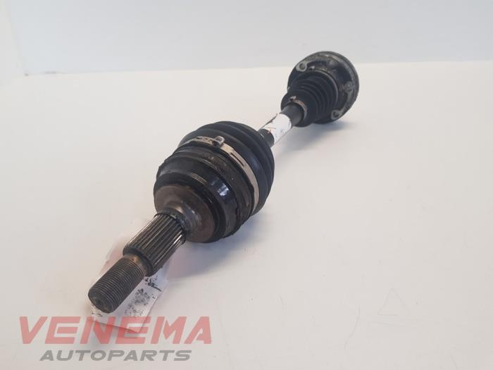Front drive shaft, right from a Volkswagen Touareg (7PA/PH) 3.0 TDI V6 24V 2012