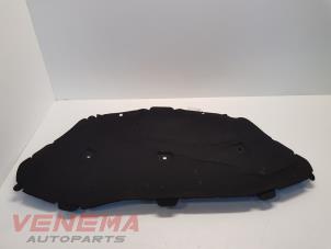 Używane Wygluszenie pokrywy silnika Seat Leon (5FB) 1.0 TSI 12V Cena € 79,99 Procedura marży oferowane przez Venema Autoparts