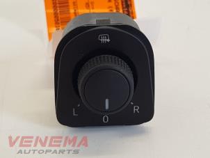 Używane Przelacznik lusterka Seat Leon (5FB) 1.0 TSI 12V Cena € 19,99 Procedura marży oferowane przez Venema Autoparts