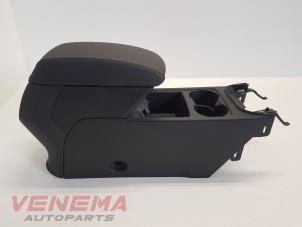 Używane Podlokietnik Seat Leon (5FB) 1.0 TSI 12V Cena € 74,99 Procedura marży oferowane przez Venema Autoparts