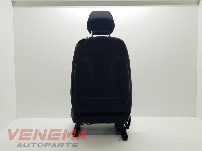 Fotel lewy z BMW 1 serie (F20) 116i 1.6 16V 2015