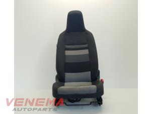 Używane Fotel prawy Volkswagen Up! (121) 1.0 12V 75 Cena € 119,99 Procedura marży oferowane przez Venema Autoparts