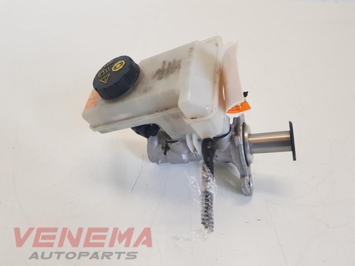 Master cylinder from a Volkswagen Golf VII (AUA) 1.0 TSI 12V 2018
