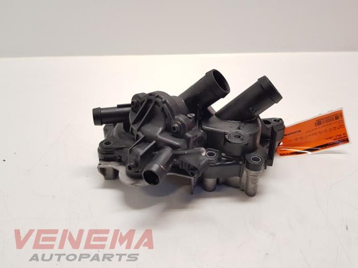 Usagé Pompe à eau Volkswagen Polo V (6R) 1.2 TSI 16V BlueMotion Technology Prix € 99,99 Règlement à la marge proposé par Venema Autoparts