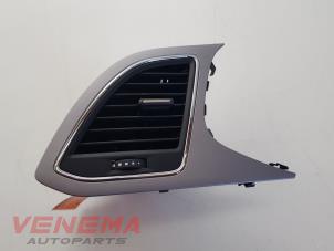 Używane Kratka wentylacyjna deski rozdzielczej Seat Leon ST (5FF) 1.4 TSI ACT 16V Cena € 14,99 Procedura marży oferowane przez Venema Autoparts