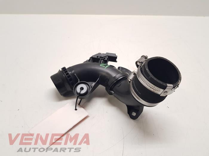 Gebrauchte Intercooler Rohr Peugeot 3008 II (M4/MC/MJ/MR) 1.2 12V e-THP PureTech 130 Preis € 24,99 Margenregelung angeboten von Venema Autoparts