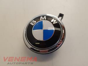 Used Tailgate handle BMW 1 serie (E81) 120i 16V Price € 18,99 Margin scheme offered by Venema Autoparts