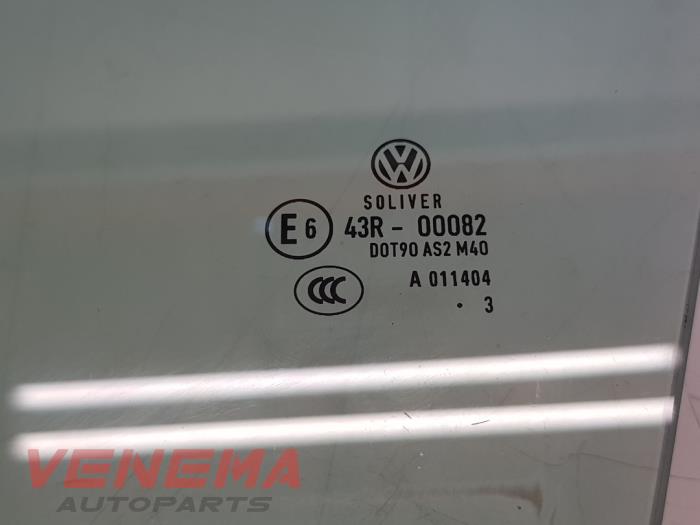 Türscheibe 4-türig links vorne van een Volkswagen Passat Variant (365) 1.6 TDI 16V Bluemotion 2014