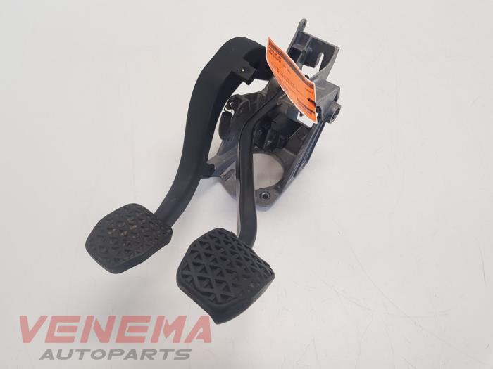Set of pedals from a BMW 1 serie (E81) 120i 16V 2009