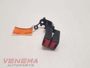 Used Rear seatbelt buckle, centre Seat Leon ST (5FF) 1.4 TSI ACT 16V Price € 34,99 Margin scheme offered by Venema Autoparts