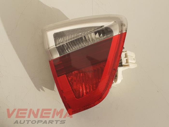 Taillight, left from a BMW 3 serie (E90) 320d 16V 2008