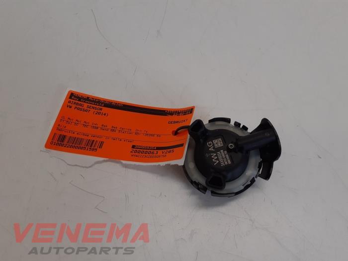 Begagnade Airbagsensor Volkswagen Passat Variant (365) 1.6 TDI 16V Bluemotion Pris € 24,99 Marginaltabell erbjuds av Venema Autoparts