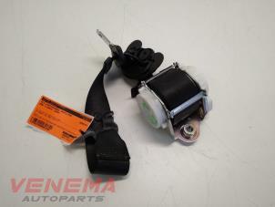 Used Front seatbelt, right BMW 3 serie (E90) 320d 16V Price € 29,99 Margin scheme offered by Venema Autoparts