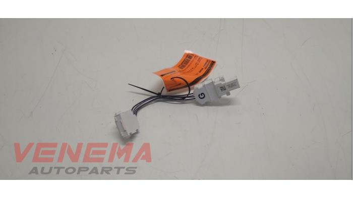 Usagé Divers Renault Megane IV (RFBB) 1.5 Energy dCi 110 Prix € 29,99 Règlement à la marge proposé par Venema Autoparts