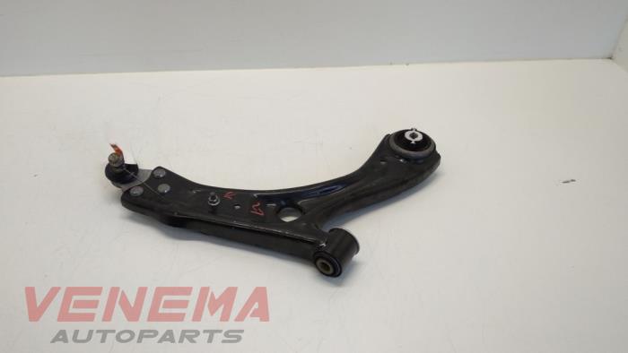Front wishbone, right from a Ford Focus 4 1.0 Ti-VCT EcoBoost 12V 125 2019
