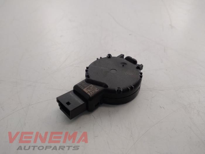 Gebrauchte Regensensor Ford Fiesta 6 (JA8) 1.0 EcoBoost 12V 100 Preis € 24,99 Margenregelung angeboten von Venema Autoparts