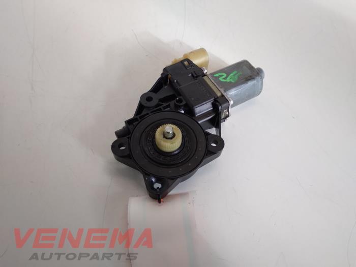 Usados Motor de ventanilla de puerta Mini Mini (R56) 1.6 16V Cooper Precio € 14,99 Norma de margen ofrecido por Venema Autoparts
