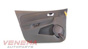 Używane Tapicerka drzwi lewych przednich wersja 4-drzwiowa Renault Clio IV (5R) 0.9 Energy TCE 90 12V Cena € 49,99 Procedura marży oferowane przez Venema Autoparts