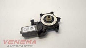Used Door window motor Renault Clio IV (5R) 0.9 Energy TCE 90 12V Price € 39,99 Margin scheme offered by Venema Autoparts