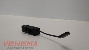 Used Antenna Renault Megane IV (RFBB) 1.2 Energy TCE 100 Price € 9,99 Margin scheme offered by Venema Autoparts