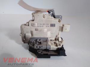 Usagé Serrure portière mécanique 4portes arrière droite Volkswagen Passat Variant (3C5) 1.4 TSI 16V Prix € 9,99 Règlement à la marge proposé par Venema Autoparts
