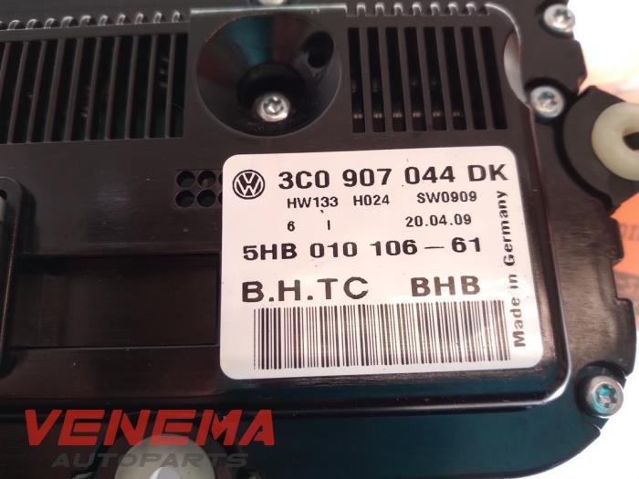 Heater control panel from a Volkswagen Passat Variant (3C5) 1.4 TSI 16V 2009