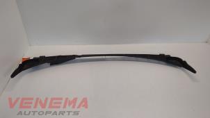Used Cowl top grille Renault Megane IV (RFBB) 1.2 Energy TCE 130 Price € 29,99 Margin scheme offered by Venema Autoparts