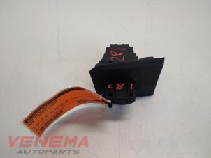 Used Ignition lock + key BMW 3 serie (E93) 320i 16V Price € 59,99 Margin scheme offered by Venema Autoparts