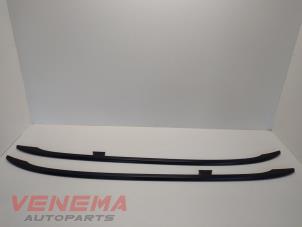 Usagé Kit rails de toit BMW 3 serie Touring (E91) 330d 24V Prix € 129,99 Règlement à la marge proposé par Venema Autoparts