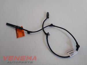 Usagé Antenne amplificateur Peugeot 3008 II (M4/MC/MJ/MR) 1.6 BlueHDi 120 Prix € 29,99 Règlement à la marge proposé par Venema Autoparts