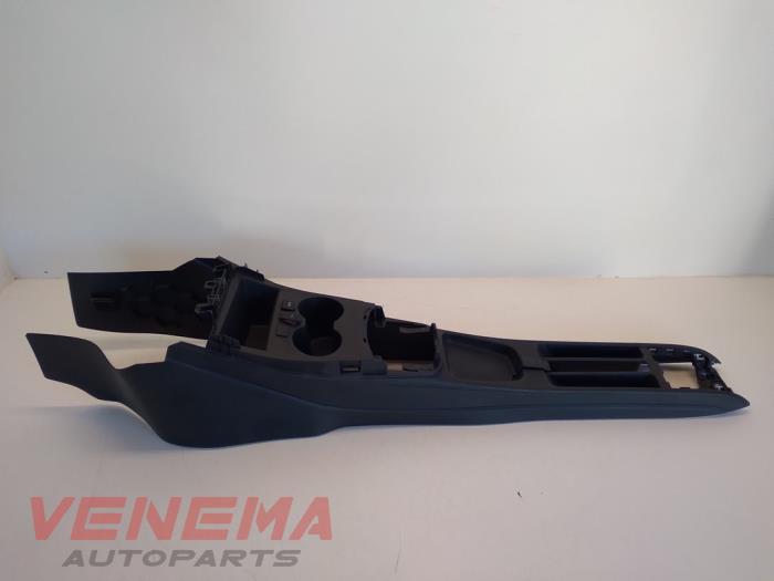 Middle console from a Volkswagen Polo V (6R) 1.6 TDI 16V 90 2014