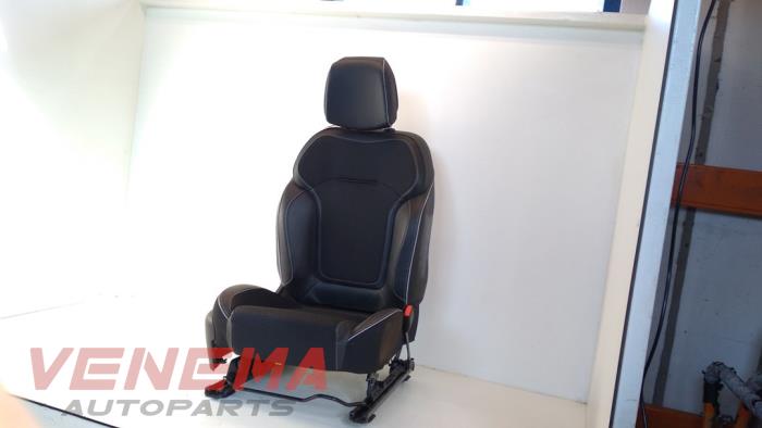 Seat, right from a Renault Megane IV (RFBB) 1.2 Energy TCE 130 2017