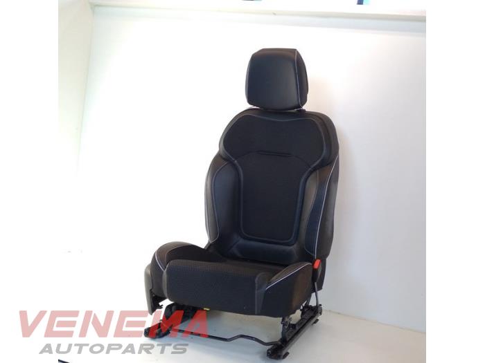 Seat, right from a Renault Megane IV (RFBB) 1.2 Energy TCE 130 2017