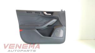 Używane Tapicerka drzwi lewych przednich wersja 4-drzwiowa Ford Focus 4 1.0 Ti-VCT EcoBoost 12V 125 Cena € 59,99 Procedura marży oferowane przez Venema Autoparts