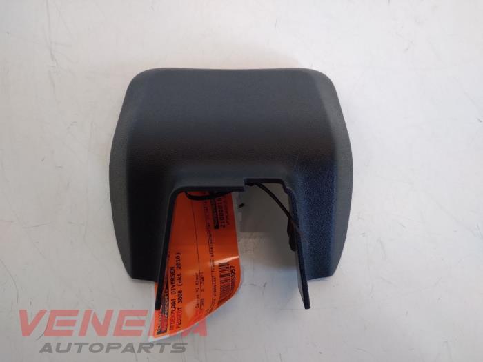 Cover, miscellaneous from a Peugeot 3008 II (M4/MC/MJ/MR) 1.6 BlueHDi 120 2018