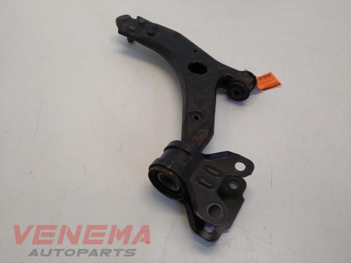 Front wishbone, right from a Ford Focus 3 1.0 Ti-VCT EcoBoost 12V 125 2016