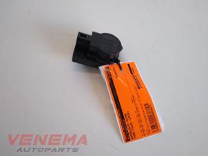 Used Heater valve motor Ford Focus 3 1.0 Ti-VCT EcoBoost 12V 125 Price € 19,99 Margin scheme offered by Venema Autoparts
