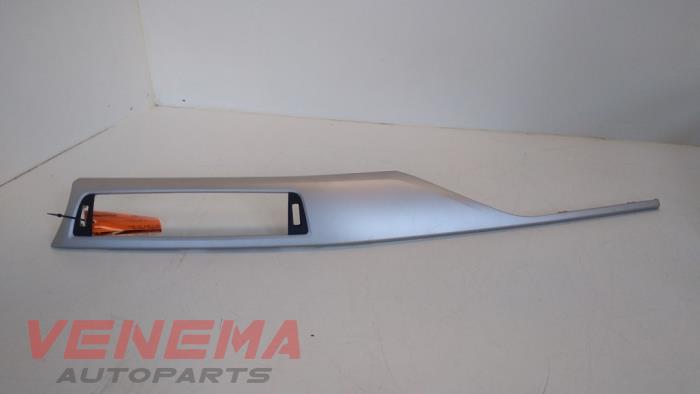 Embellecedore para tablero de instrumentos de un BMW 3 serie Touring (F31) 316d 2.0 16V 2013