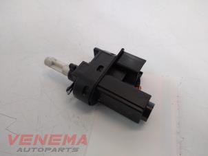 Used Brake light switch Ford Focus 3 1.0 Ti-VCT EcoBoost 12V 125 Price € 9,99 Margin scheme offered by Venema Autoparts