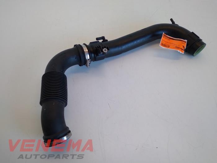 Begagnade Luftintagsslang Ford Focus 3 1.0 Ti-VCT EcoBoost 12V 125 Pris € 24,99 Marginaltabell erbjuds av Venema Autoparts