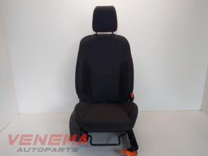 Używane Fotel prawy Ford Focus 3 1.0 Ti-VCT EcoBoost 12V 125 Cena € 199,99 Procedura marży oferowane przez Venema Autoparts