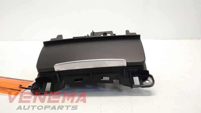 Begagnade Askkopp, fram Audi A5 Quattro (B8C/S) 2.0 TFSI 16V Pris € 14,99 Marginaltabell erbjuds av Venema Autoparts