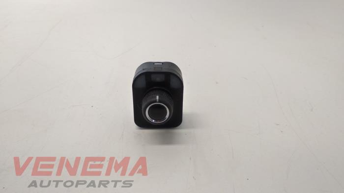 Używane Przelacznik lusterka Audi A5 Quattro (B8C/S) 2.0 TFSI 16V Cena € 14,99 Procedura marży oferowane przez Venema Autoparts