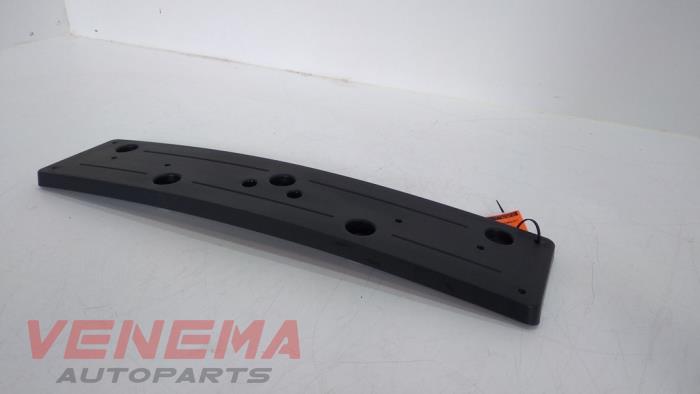 Front registration plate holder from a BMW 3 serie Touring (F31) 316d 2.0 16V 2013