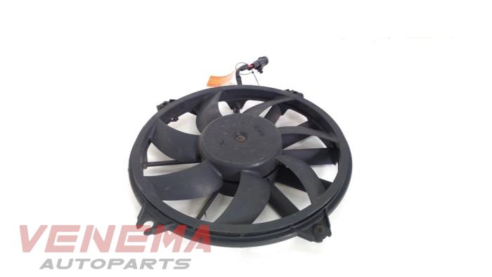 Używane Silnik wentylatora Peugeot Partner Tepee (7A/B/C/D/E/F/G/J/P/S) 1.6 VTI 120 16V Cena € 34,99 Procedura marży oferowane przez Venema Autoparts