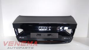 Używane Tylna klapa Audi A5 Quattro (B8C/S) 2.0 TFSI 16V Cena € 149,99 Procedura marży oferowane przez Venema Autoparts