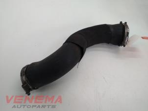 Intercooler Schlauch van een Audi A5 Quattro (B8C/S) 2.0 TFSI 16V 2011