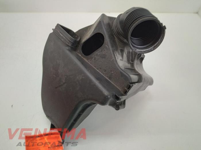 Begagnade Luftfilterhus BMW 1 serie (E87/87N) 118i 16V Pris € 24,99 Marginaltabell erbjuds av Venema Autoparts